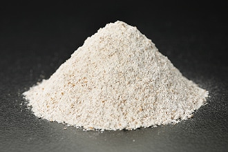 全粒粉を山のように盛った写真